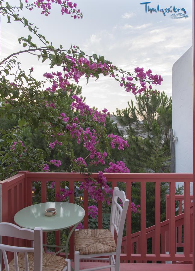 Thalassitra Private Pool Suites Adamantas  Exteriör bild